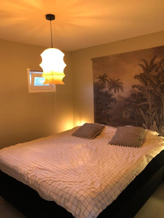 B&B Snurk Stiens, Fijn Verblijf Aan Open Vaarwater Eksteriør bilde